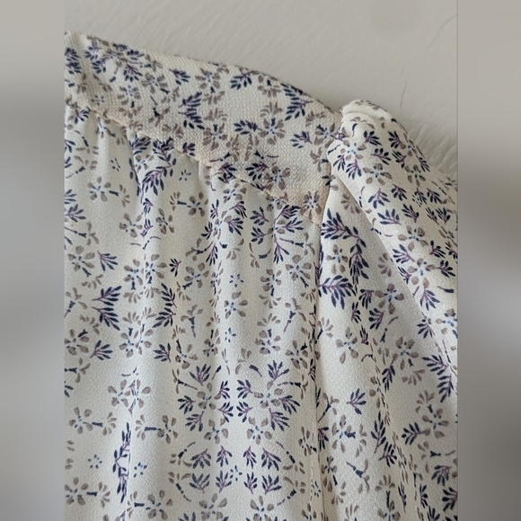 BOHME Peasant Top, Puff Sleeves, V-neck Light Floral, So Cute,  XL - Picture 3 of 8